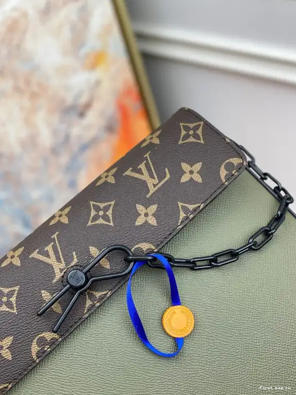 First bag ru STEAMER VUITTON POCHETTE LOUIS VOYAGE 0629